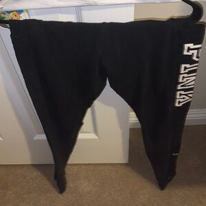 VS pink leggings pockets
